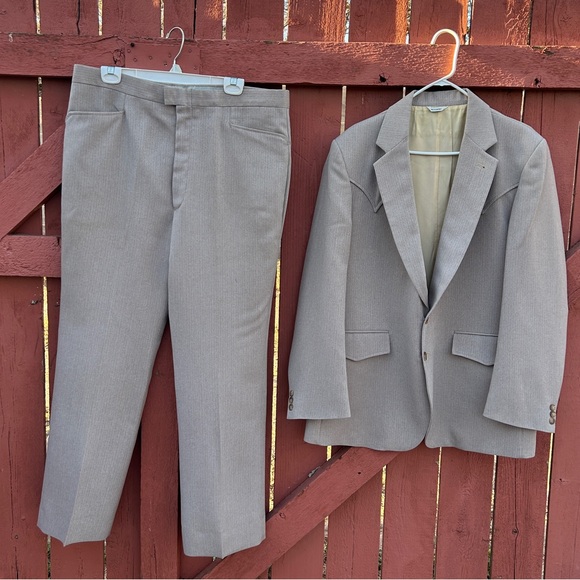 Falcon For Don Mart~Large• USA (Union) • Beige/Light Blue •Western Men’s Suit